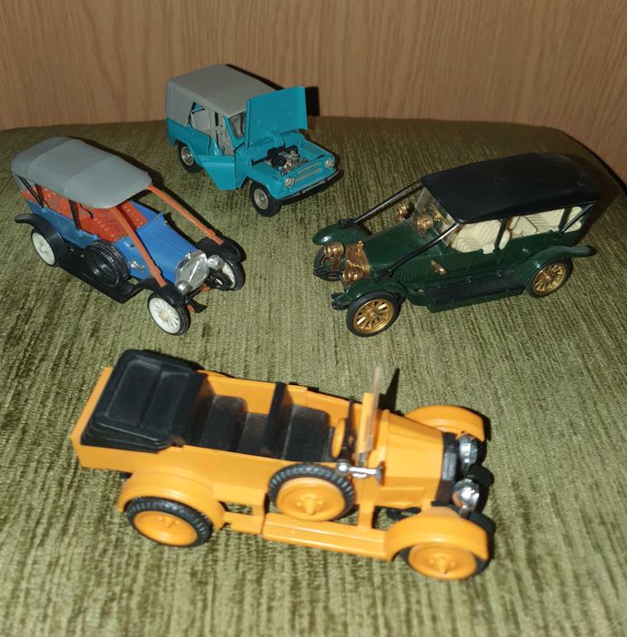 Машинки коллекционные Чайка Газ13