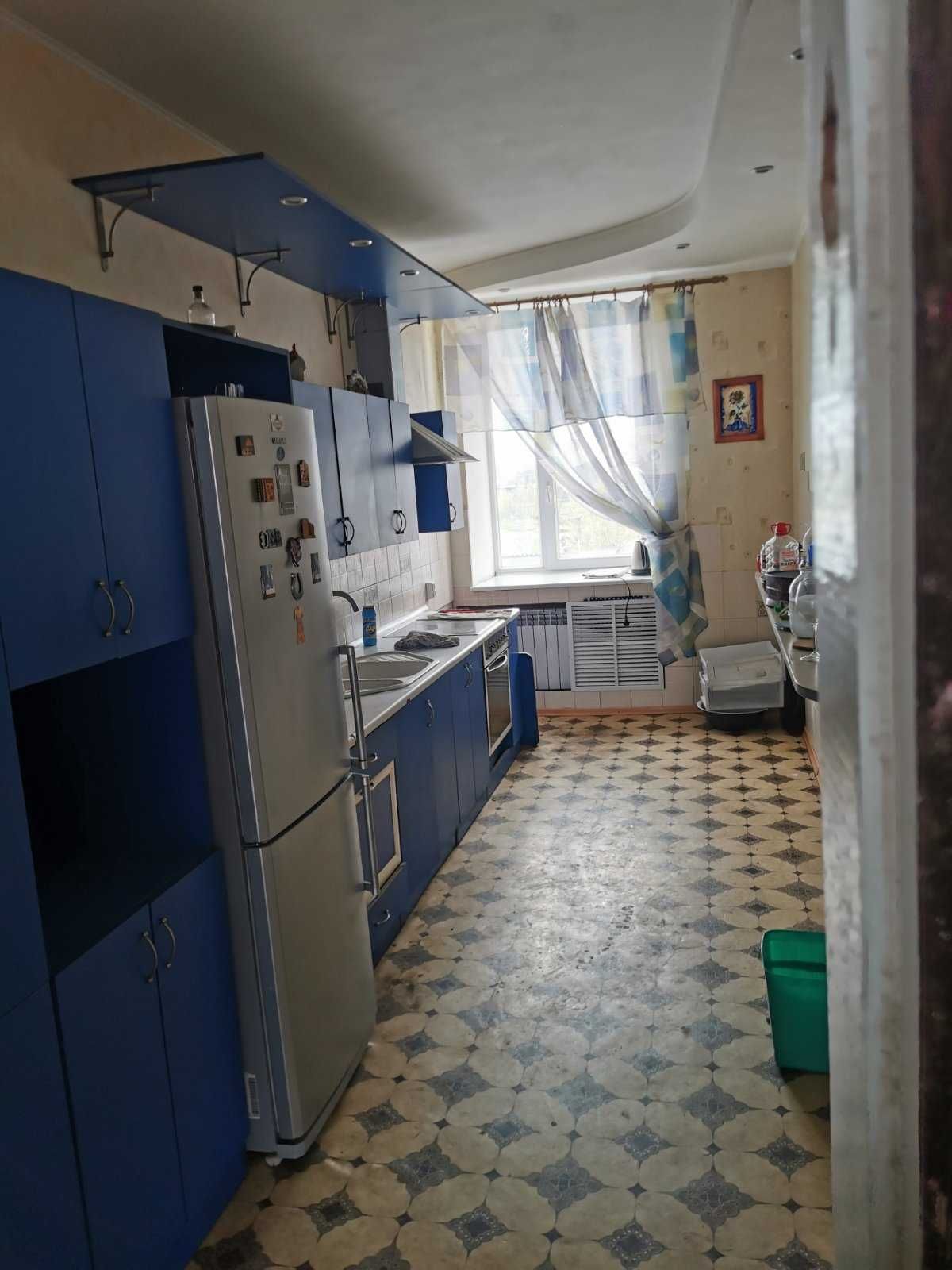 Аренда частями здания в 2 этажа и полуподвал общей площадью 1240м2