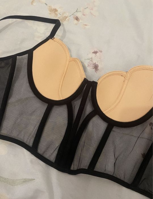 Корсет с чашками в сетку