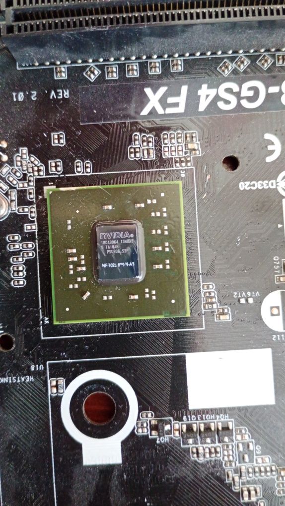 Материнка ASRock N68-GS4 FX