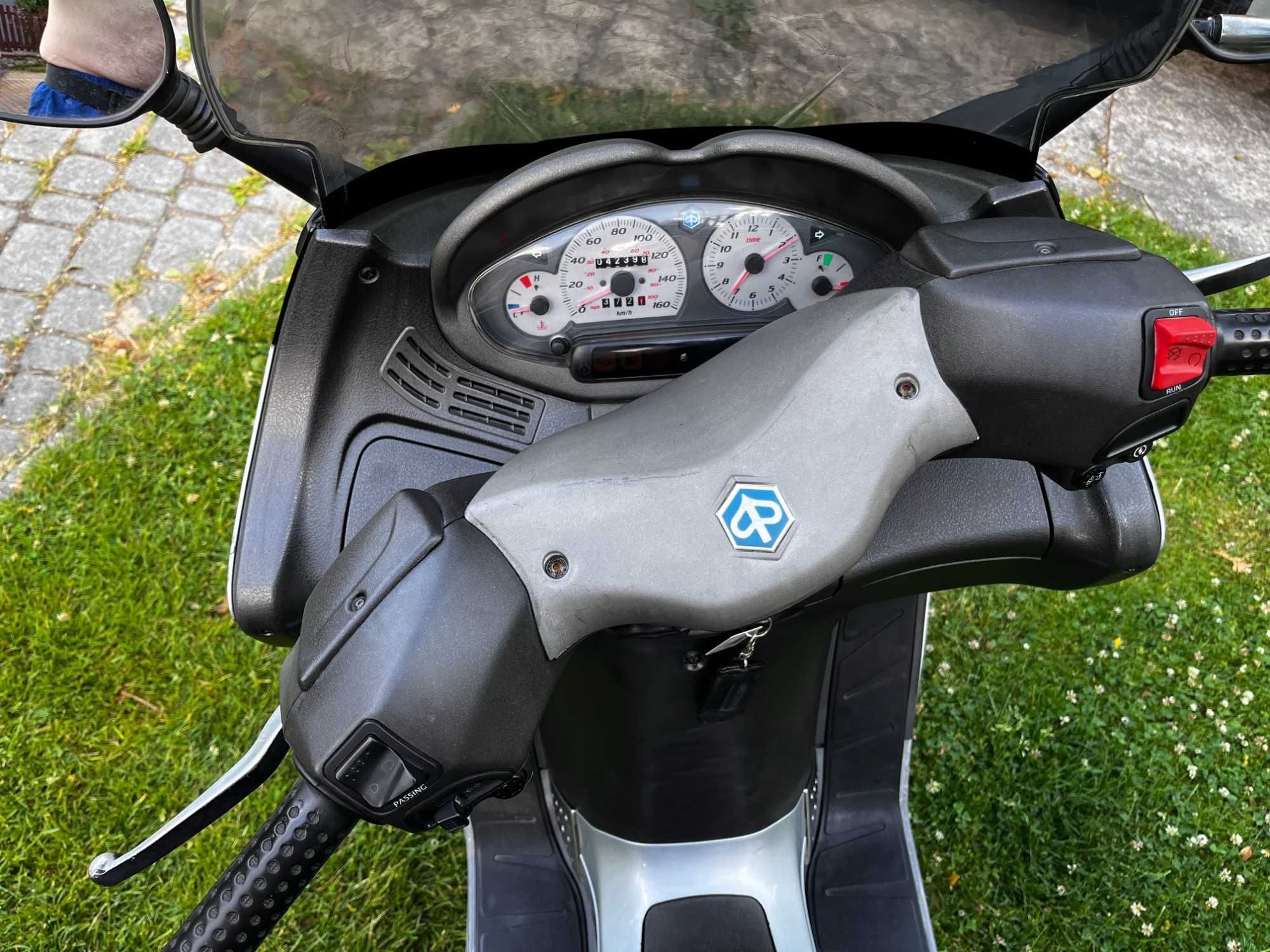 Skuter Piaggio X8 2005r.