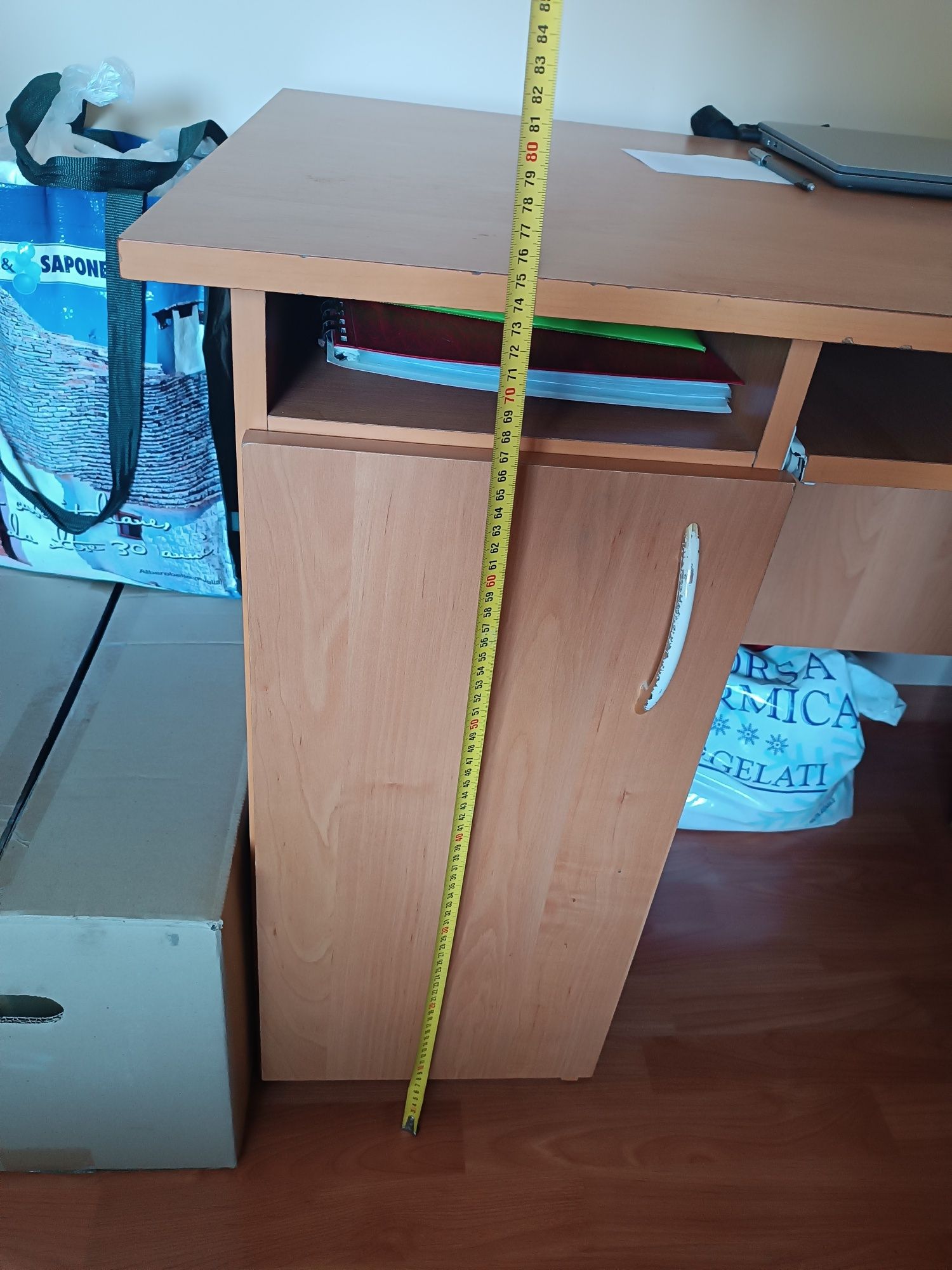 Комп'ютерний стіл