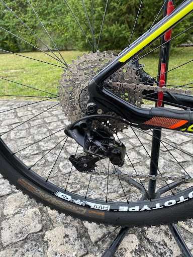 BTT SCOTT Scale 930 Carbono Tam. M c/ Rodas PROTOTYPE