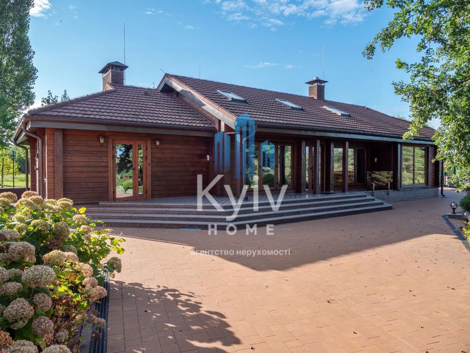 Єлітна Садиба з Сауною та Гостьовим Будинком