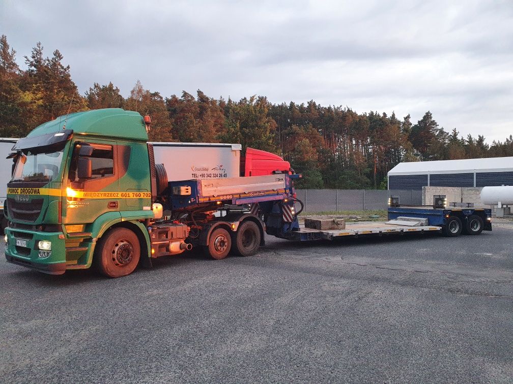 transport naczepą niskopodwoziową :kombajn ,koparka ,ładowarka i inne