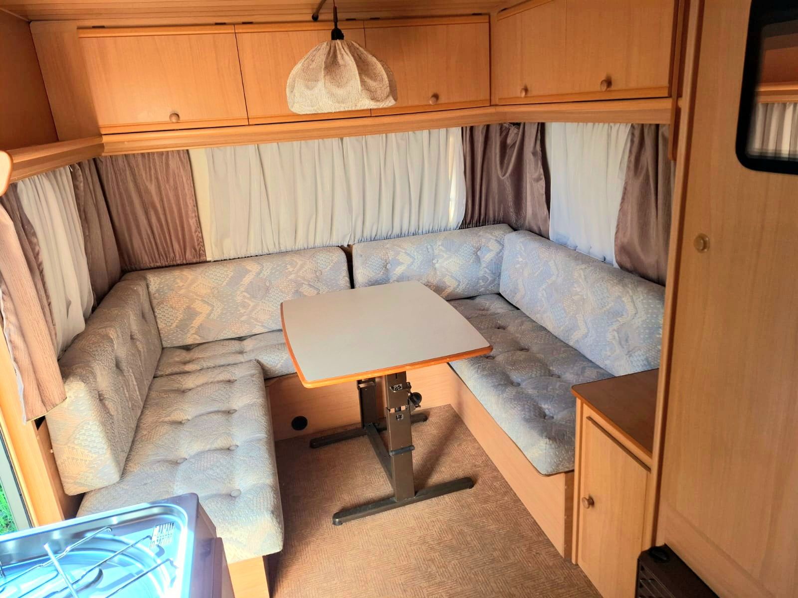 Dethleffs przyczepa kempingowa z przedsionkiem 1200dmc 97rok sucha !!