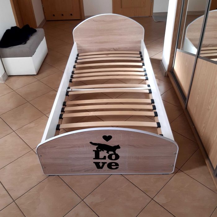 Łóżko z stelażem 90x200