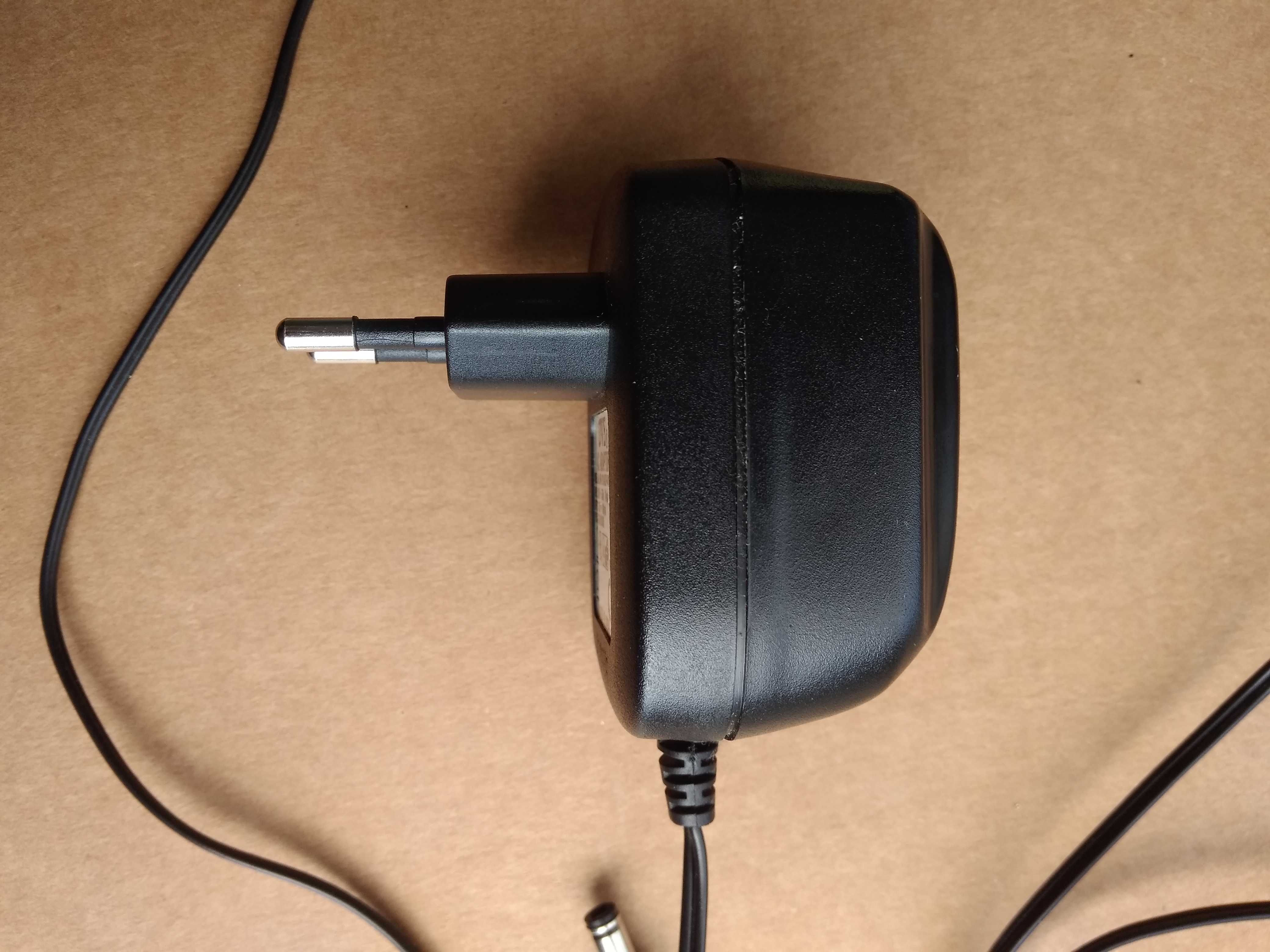 Блок живлення 12V 1A для роутера , тюнера T2 ітп