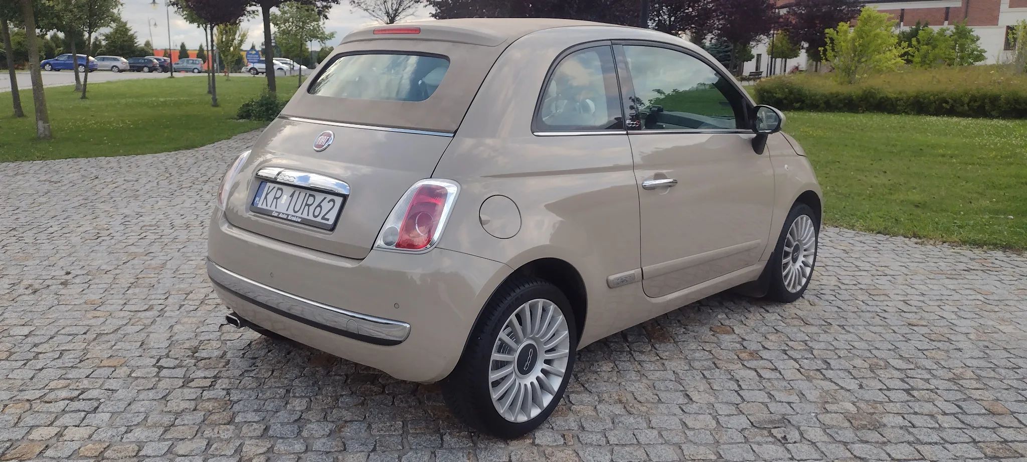 Fiat 500 wersja cabrio,1.2 benzyna,klima,piękny kolor,133tys,km,okazja
