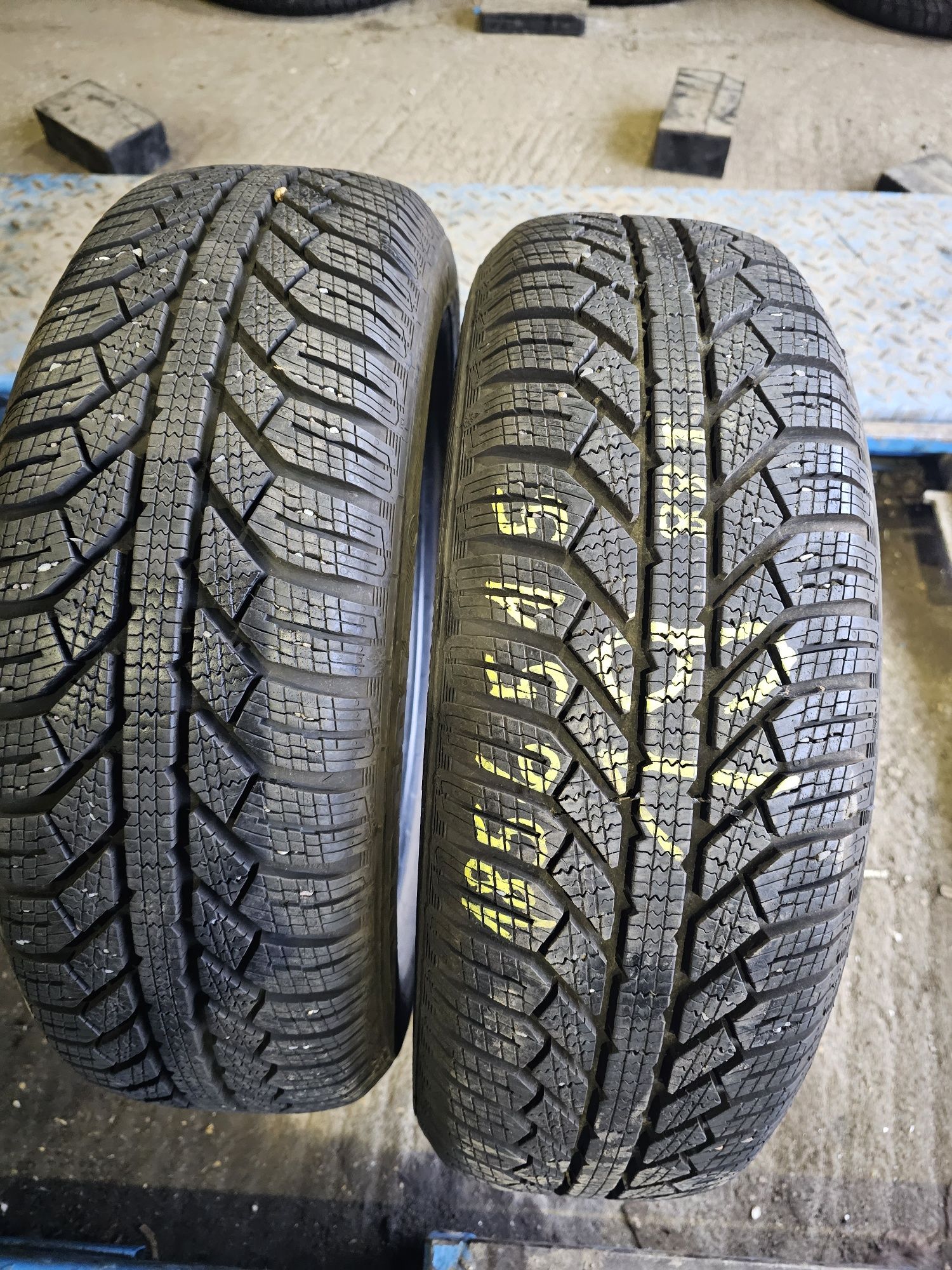 Opony Zimowe 2szt R15 185/65-8mm-Semperit
