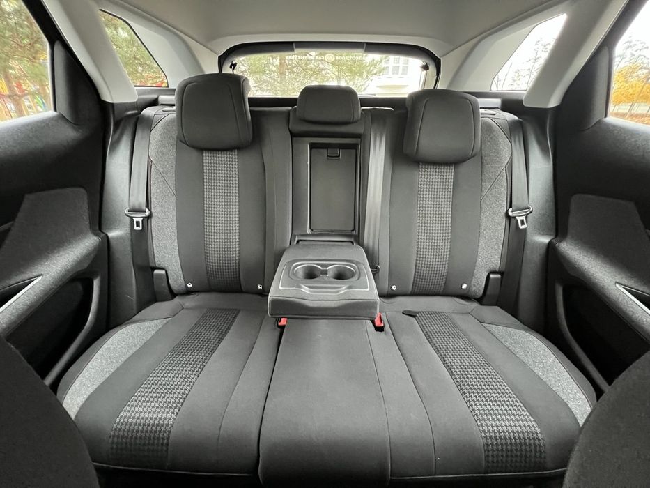 Peugeot 3008 2018 2.0 дизель не фарбований жоден елемент