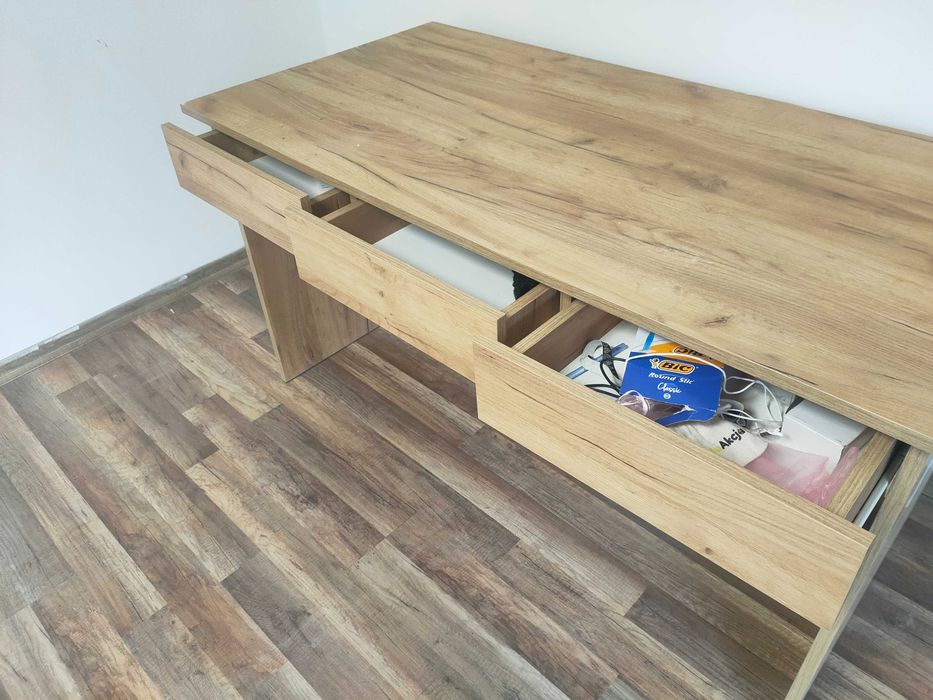 Biurko do biura albo dla dziecka