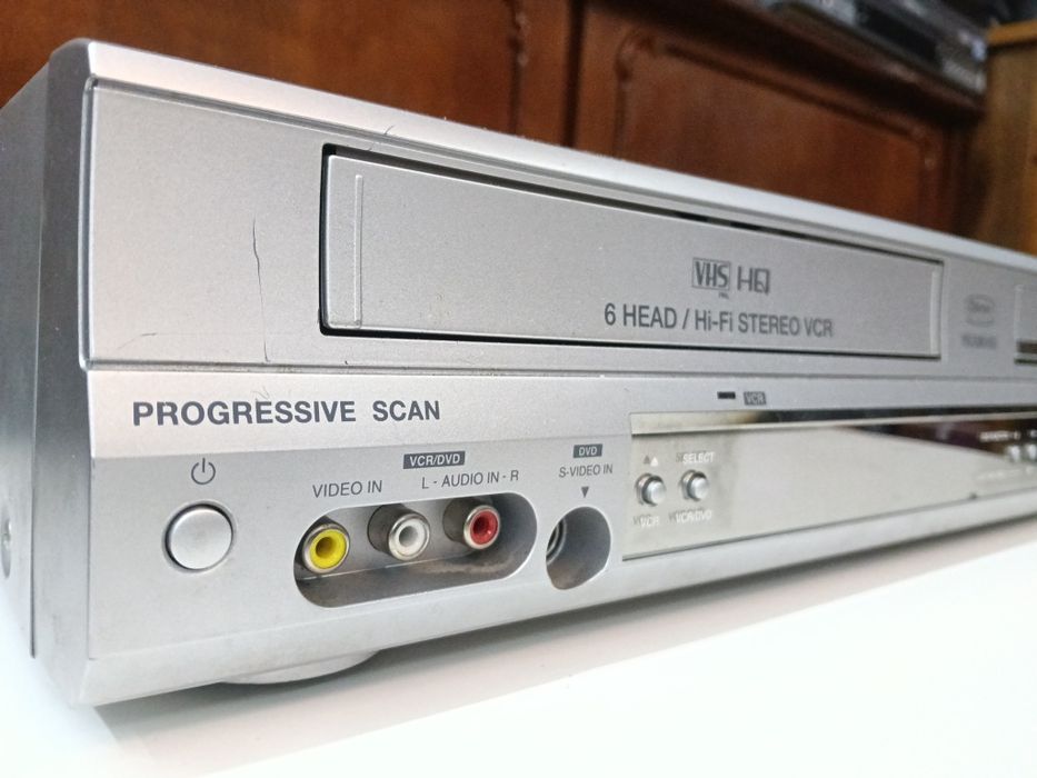 Magnetowid Orion z dvd ! Działa !