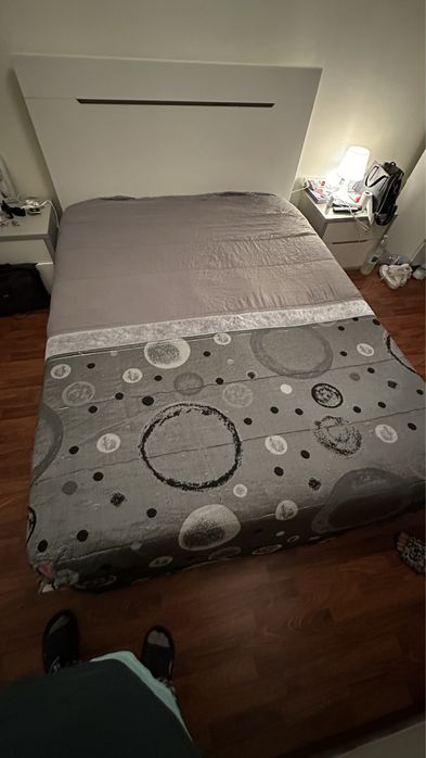 Cama de casal usada com luz led