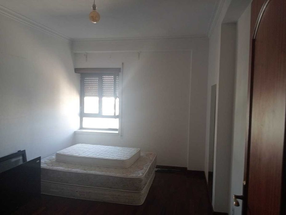 Arrendo apartamento T3 Próximo da estação do entroncamento.