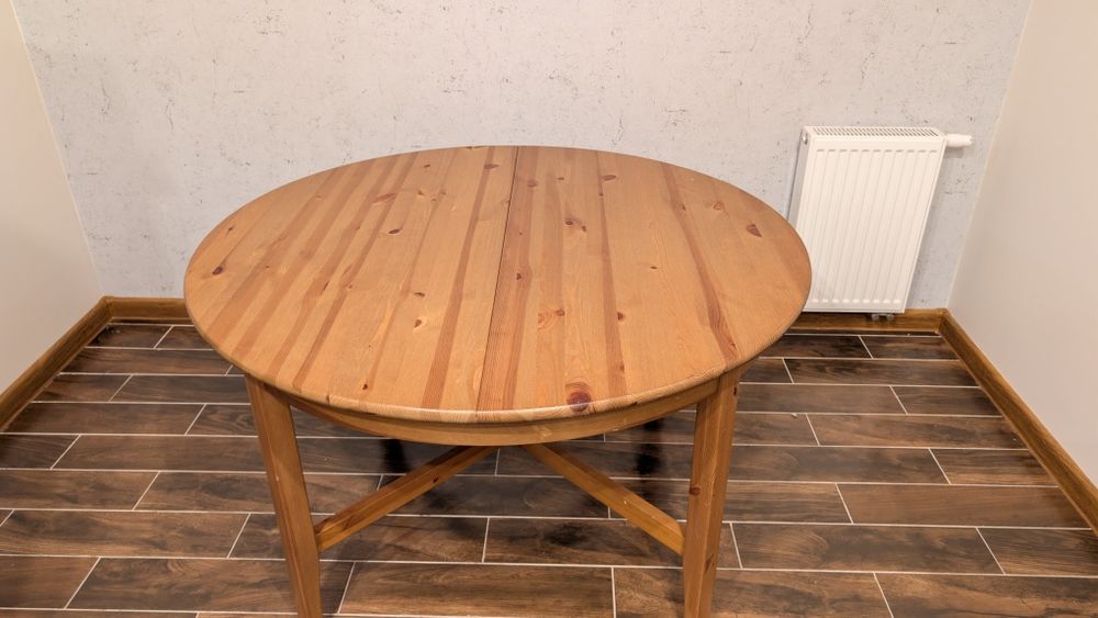 Sprzedam stół z litego drewna IKEA – rozkładany, bardzo dobry stan