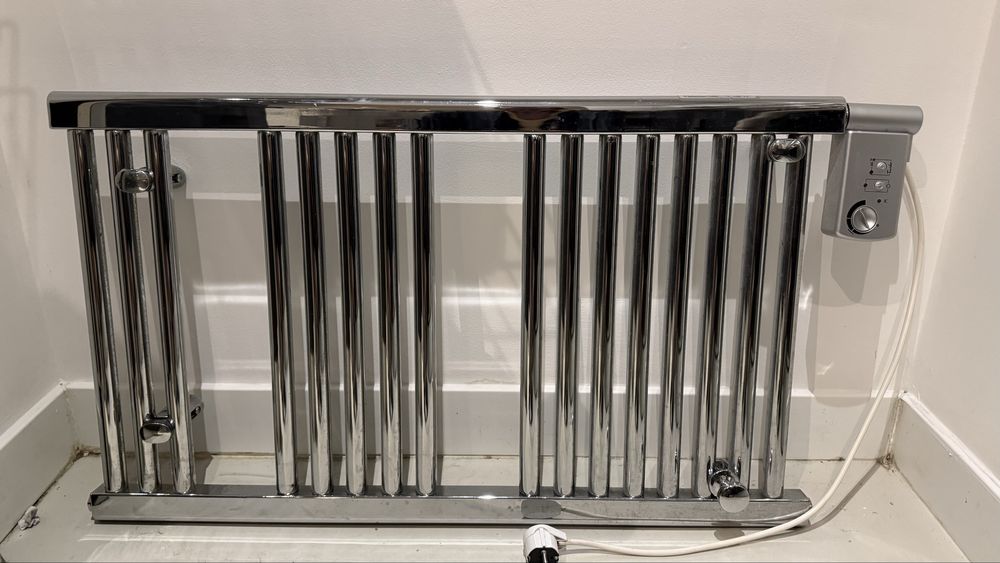 Toalheiro/Radiador elétrico 300w Cromo Metal