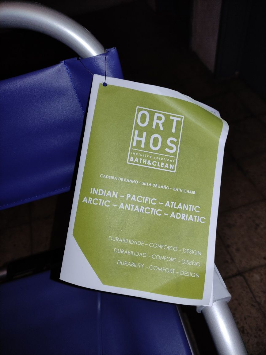 Cadeira de Banho Sanitária com Rodas Pacific