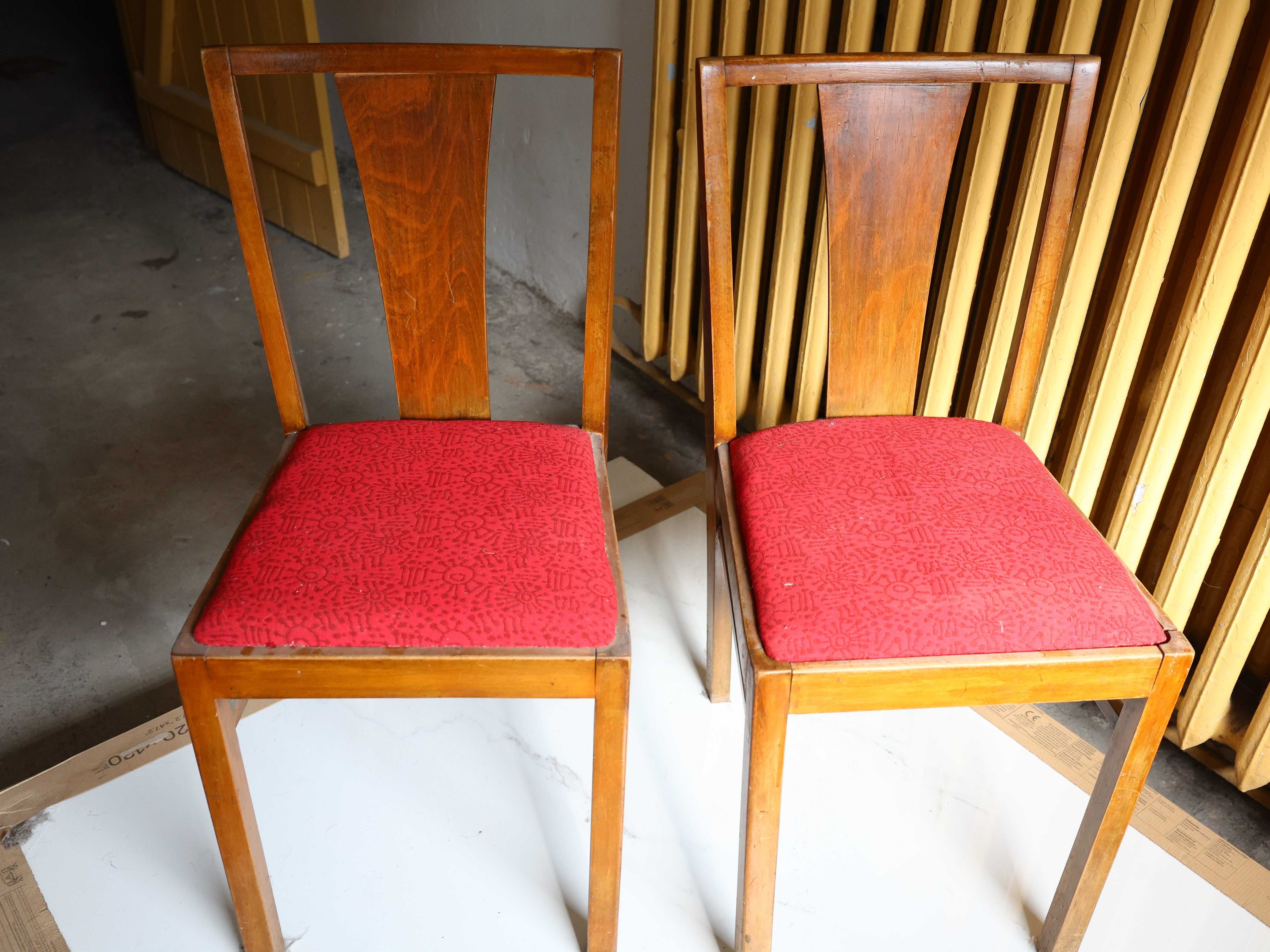 Krzesła w stylu PRL