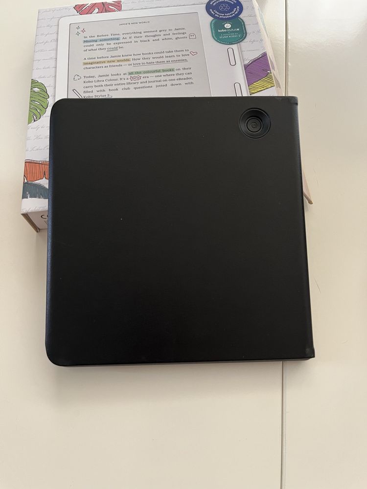 Vendo Kobo Libra Colour + Kobo Stylus 2 + Capa original com factura