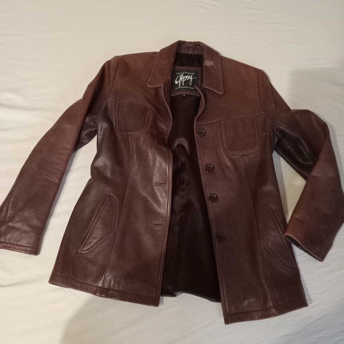 Кожаный  пиджак курточка винного цвета