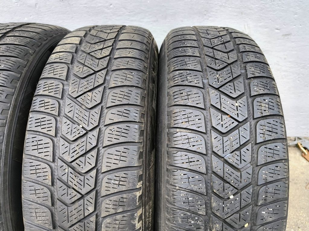 Felgi 6,5Jx17 ET38 5x112 z oponami 215/65R17 Zimowe VW Tiguan Skoda