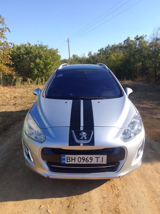 Продам Пежо 308св. Экономная машина, в максимально комплектации.