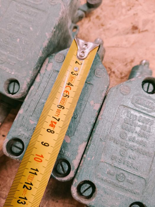 włączniki krańcowe