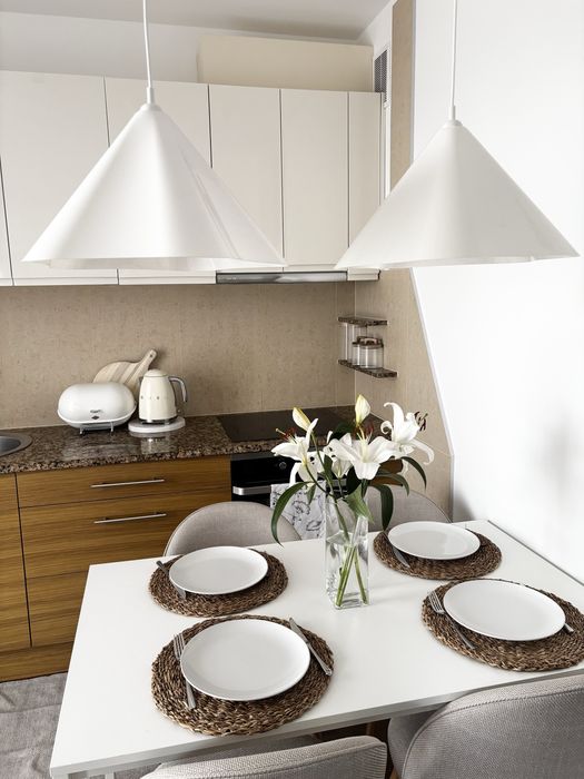 Przytulne i stylowe I balkon I garaż I Metro Młociny I english