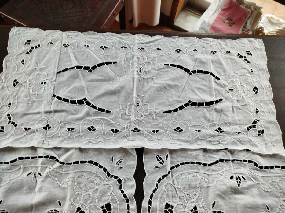 Conjunto de quarto ou sala bordado a máquina