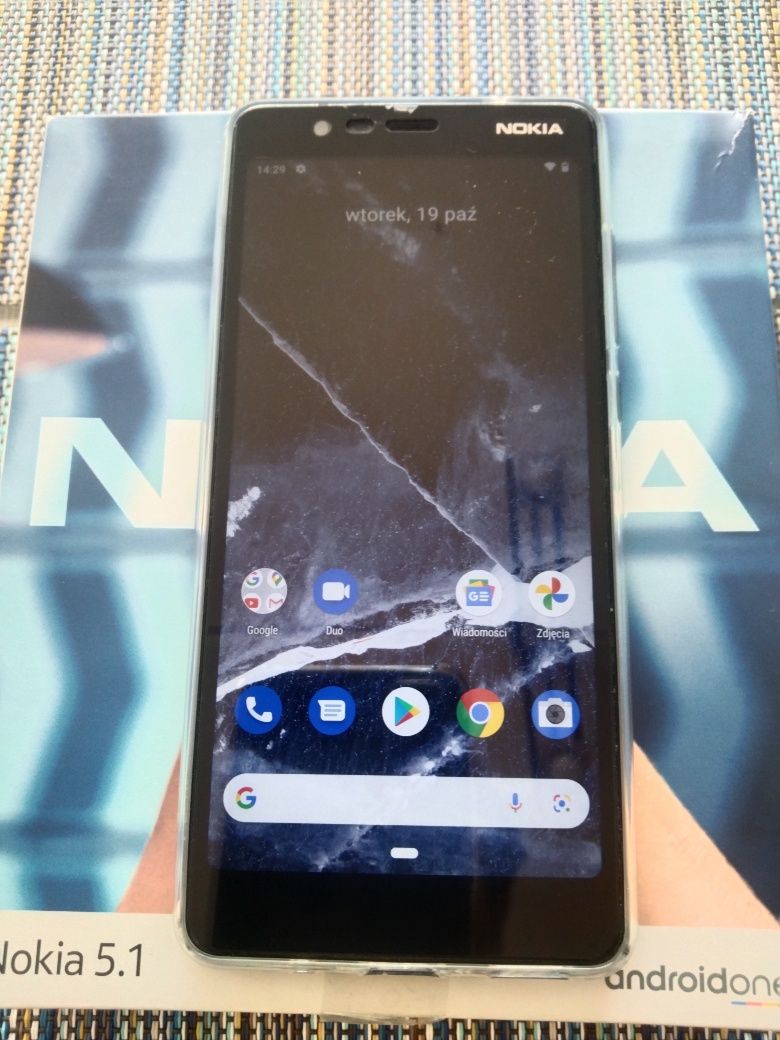 Nokia 5.1 - zestaw dwóch smartfonów.