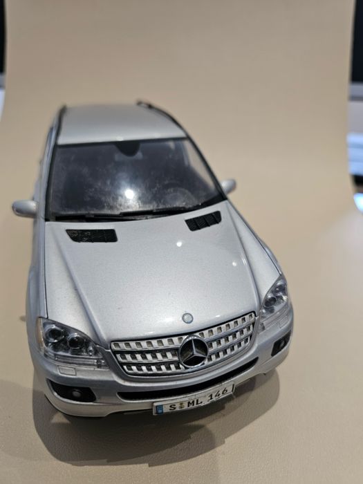 Mercedes ML 1/18 da Minichamps