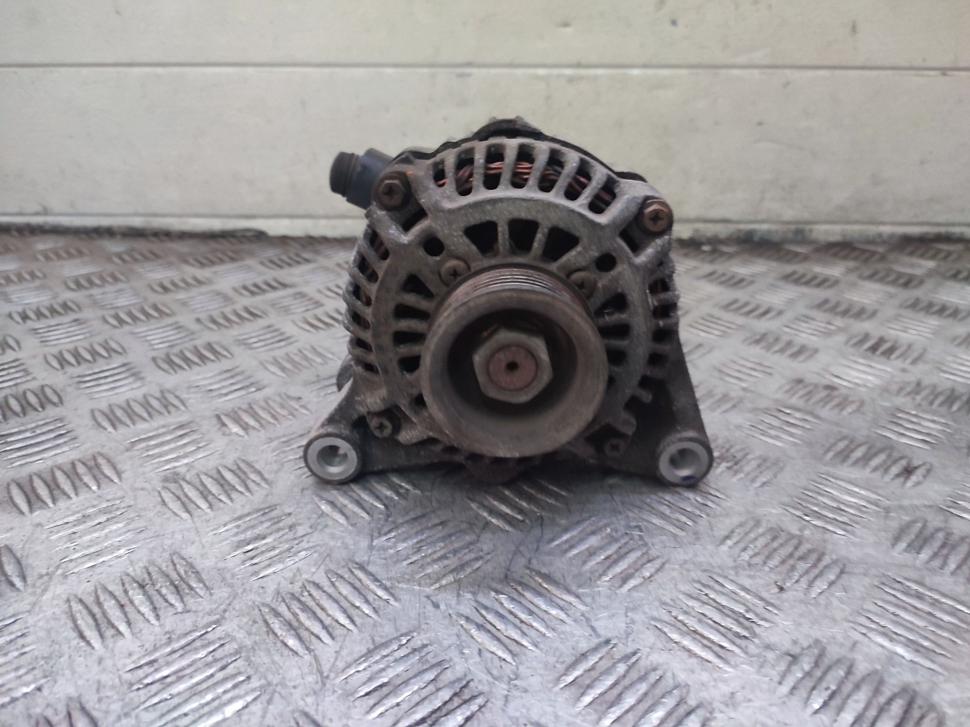 Peugeot 206 1.4 8v alternator
