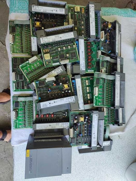SLK 500 ALLEN Bradley  контролеры и блок питания 1746 P- 3