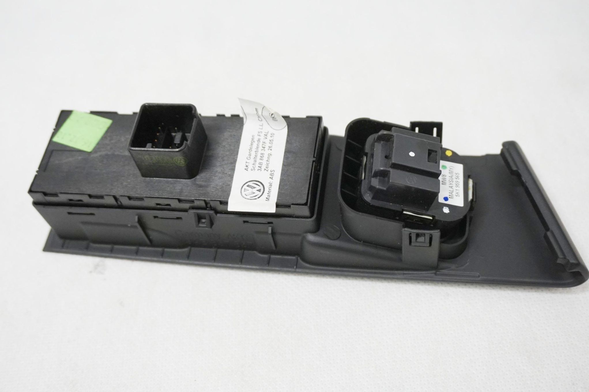 PANEL SZYB VW PASSAT B7 3AB857857A