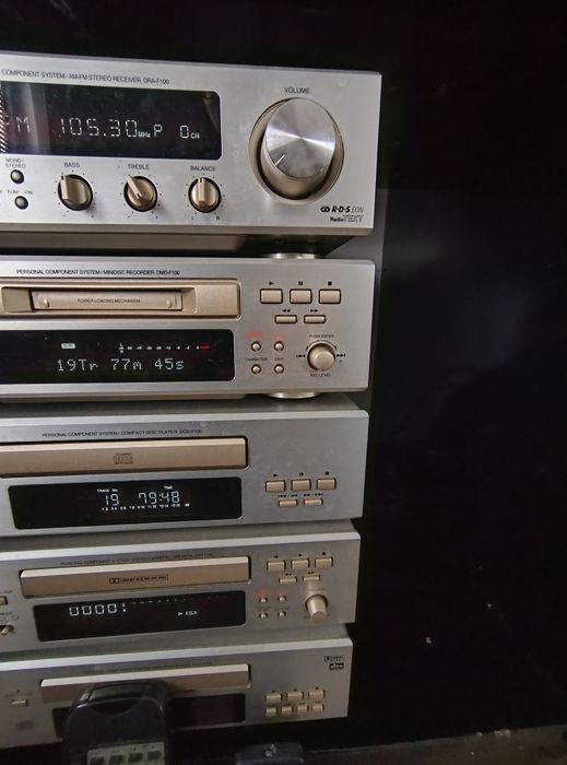 Wieża Denon F-100 minidsc, CD magnetofon amplituner