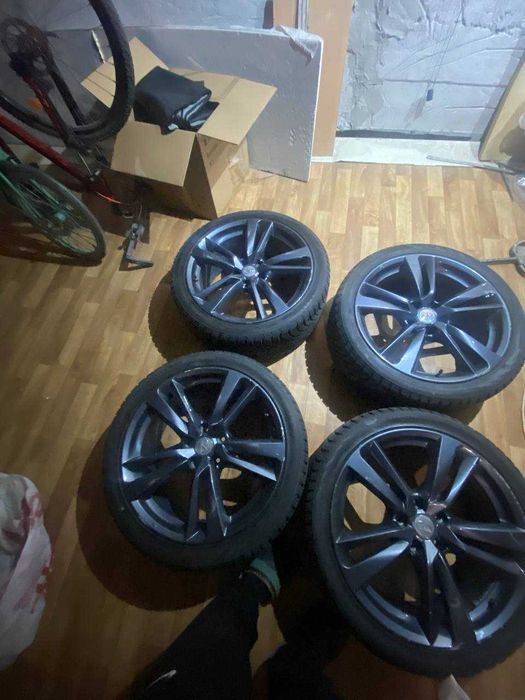 Колеса Infinity 245/40 R19 оригінальні на зимовій гумі