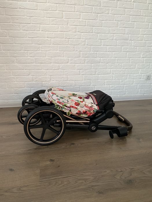 Коляска Cybex 2 в 1 Priam Lux Spring Blossom Light (шасі Rose Gold)
