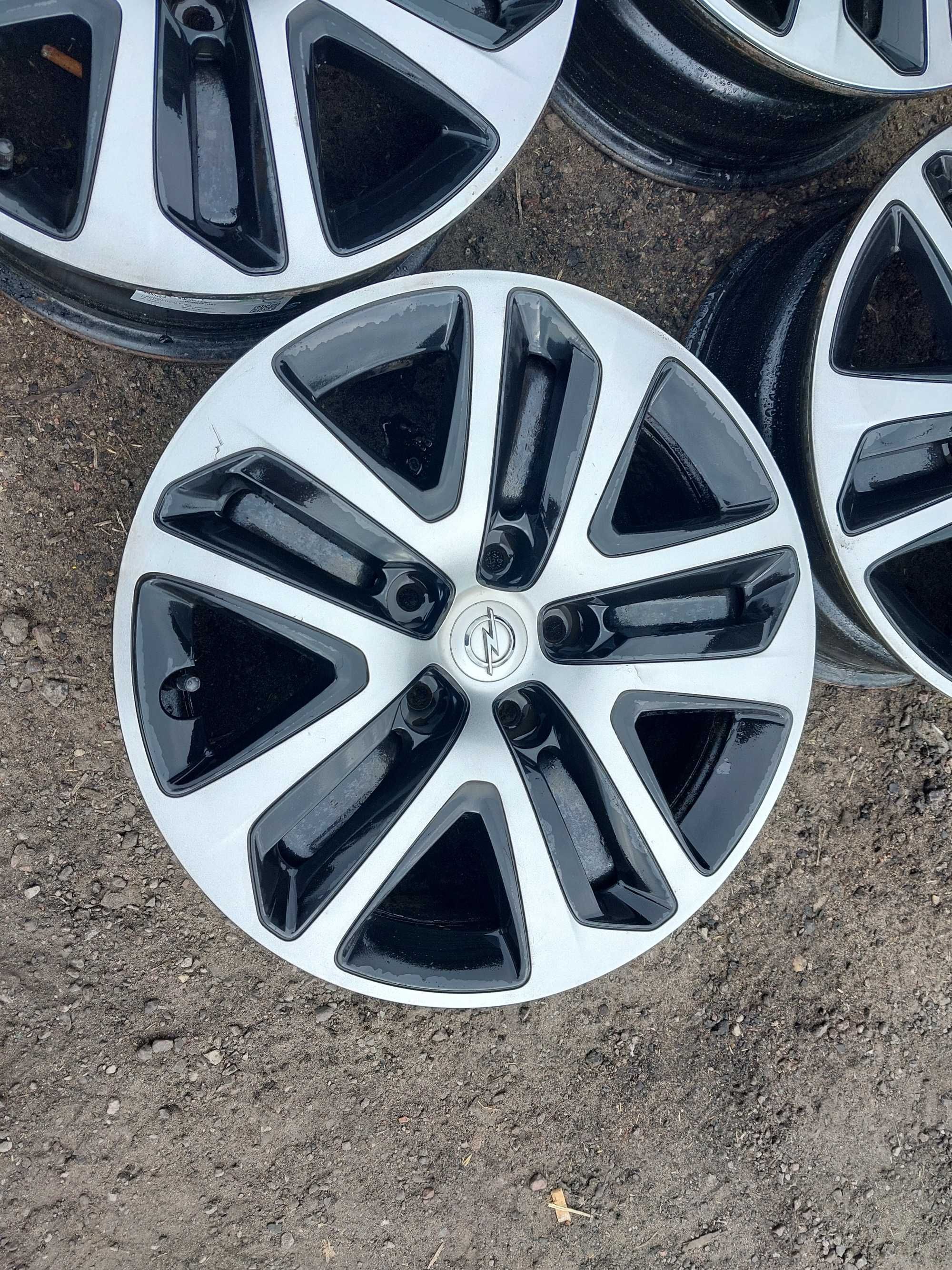 Felgi stalowe 17 5x115 Opel Strukturalne czujniki powietrza Komplet