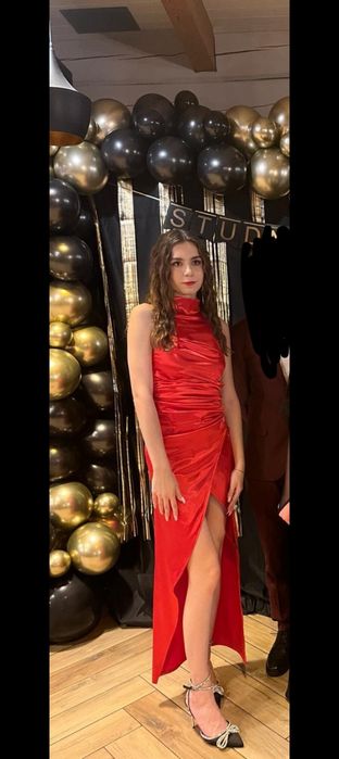 Sukienka czerwona satynowa