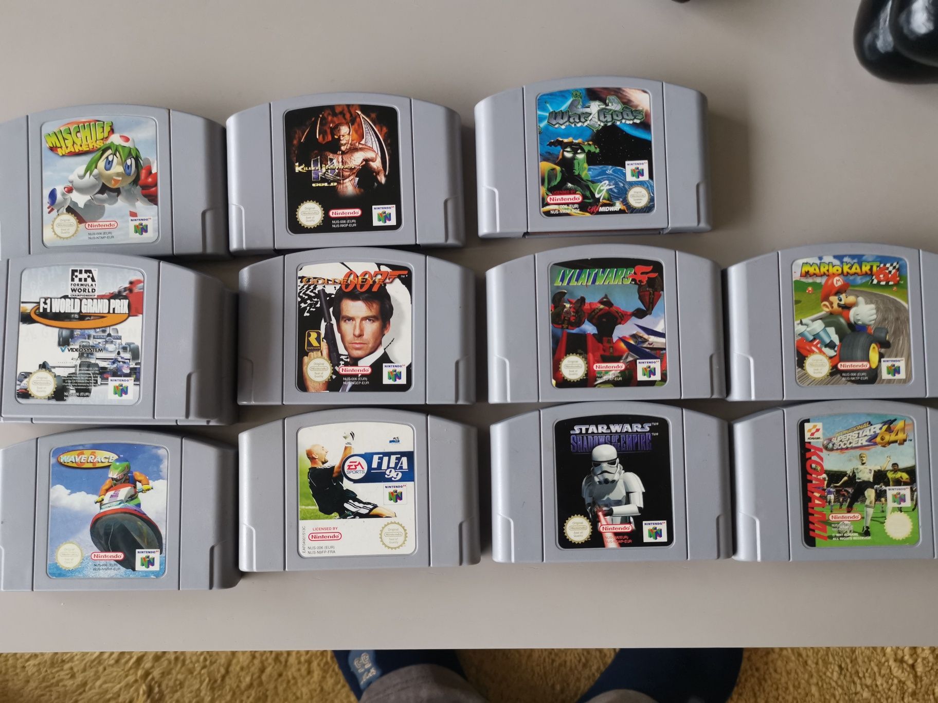 Vendo jogos Nintendo 64