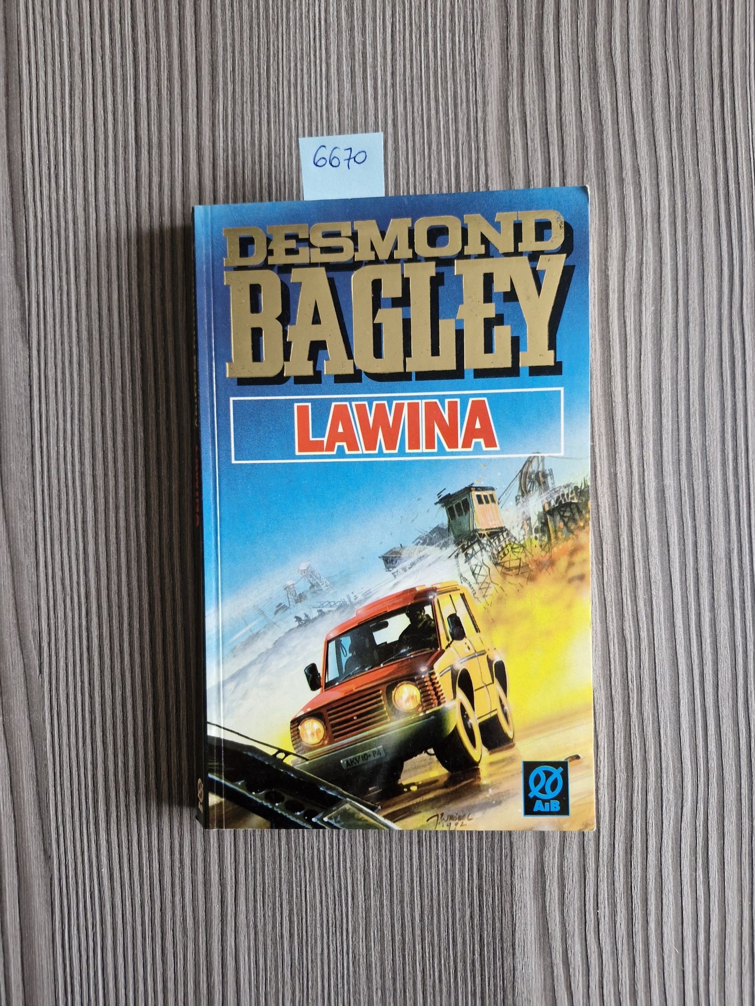 6670. "Lawina" Desmond Bagley