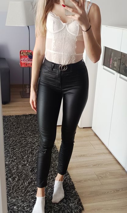 spodnie skórzane czarne House 38 M z wysokim stanem