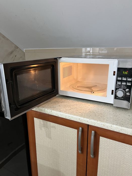 Kuchenka mikrofalowa w bardzo dobrym stanie