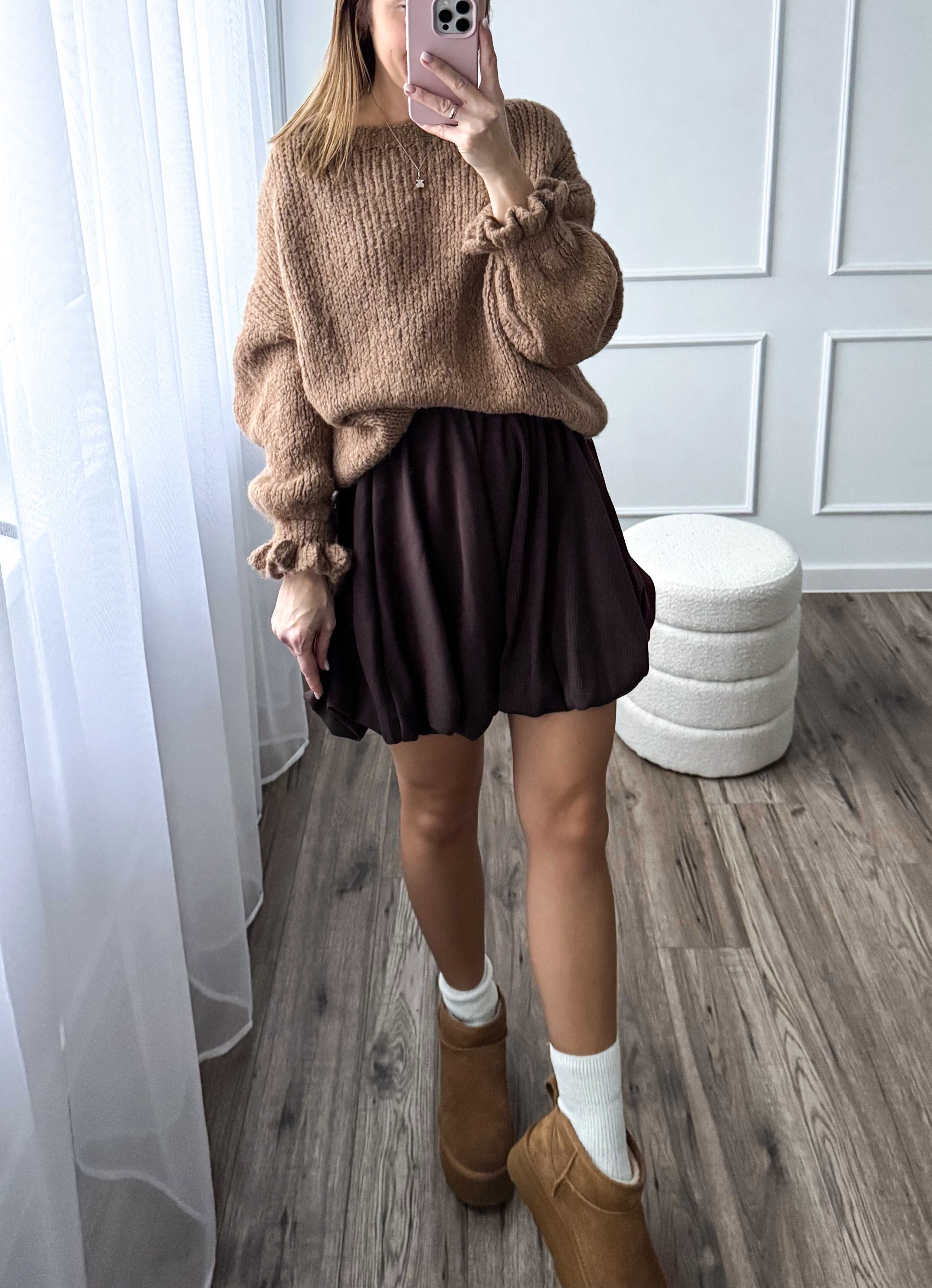Sweter z wełną brąz oversize falbana rękaw wiskoza ciepły na wiosnę