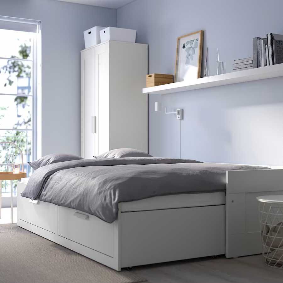 Cama Solteiro/Casal do Ikea modelo Brimnes como nova sem colchões