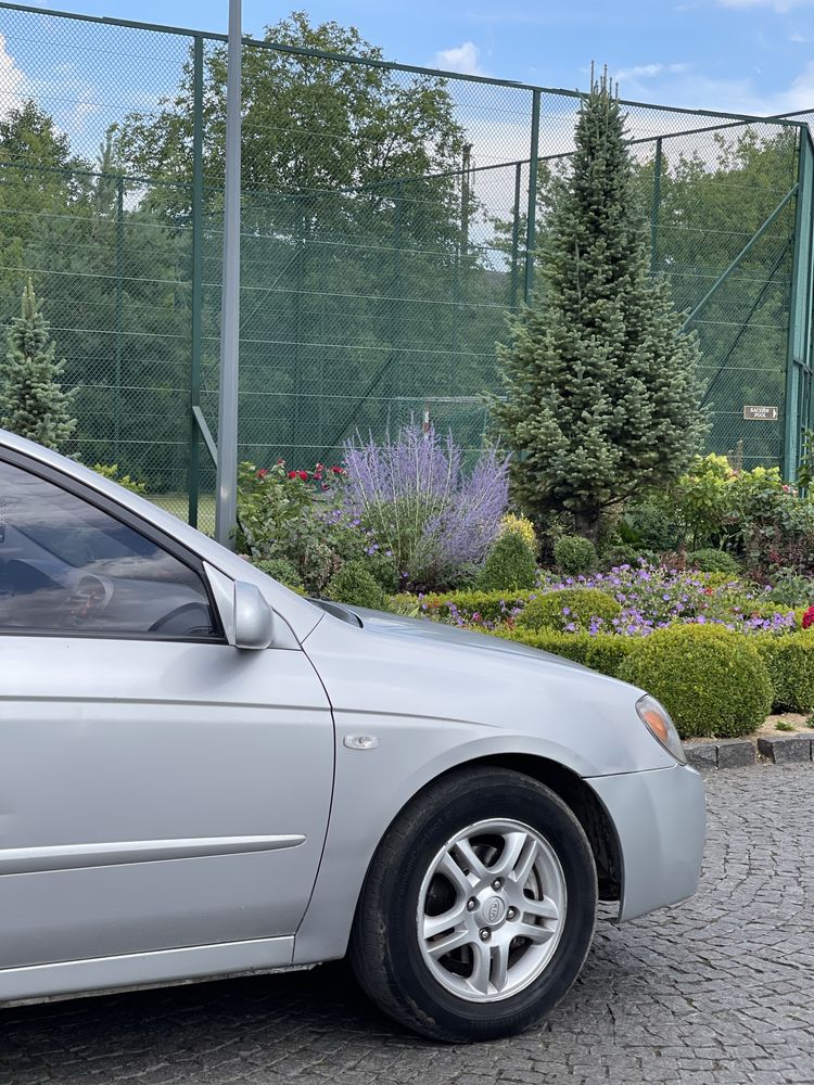 Продам Kia Cerato 1.6 в Дуже Гарному стані , Обслужена!