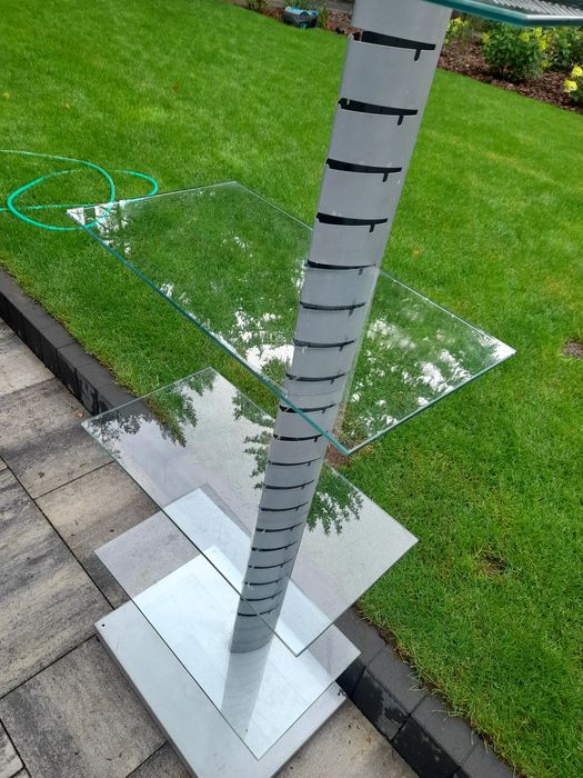 Likwidacja salonu Stojak Regal