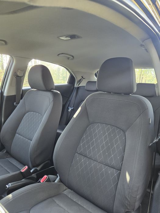 Toda confiança do motor kia em um carro revisado em ótimo estado