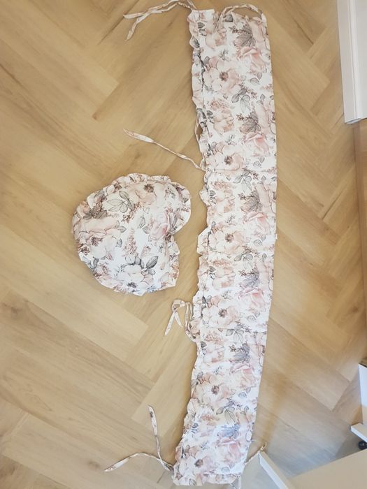 Ochraniacz na szczebelki do łóżeczka. Poduszka gratis.